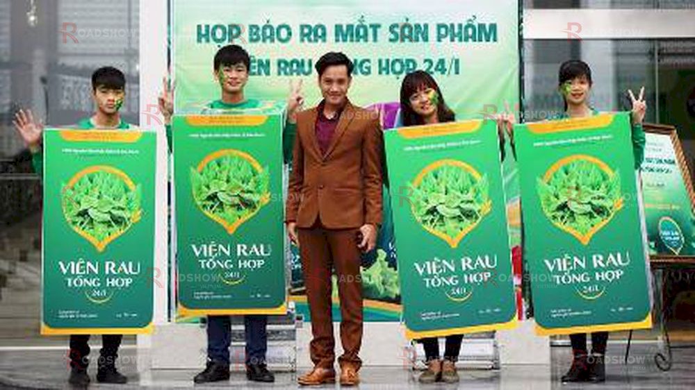 Dự án quảng cáo Human Billboard của Viên rau tổng hợp 24/1