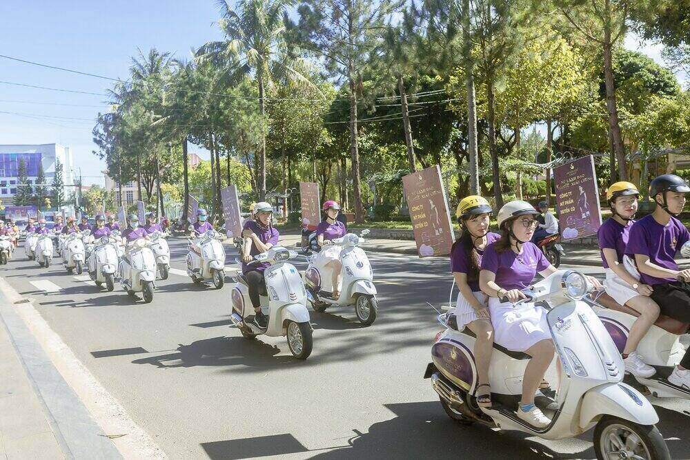 thue-xe-chay-roadshow