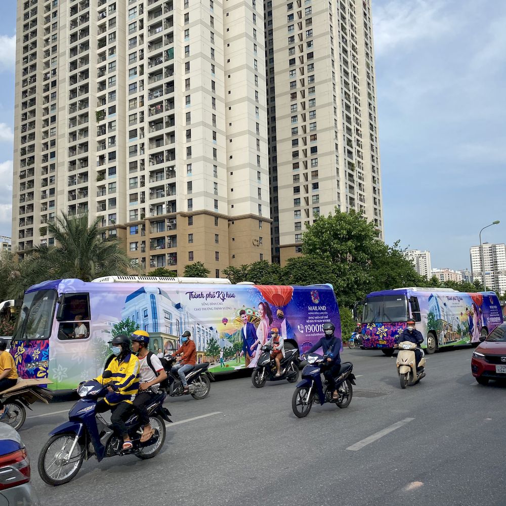 Dịch vụ chạy Luxury Roadshow ô tô 45 chỗ - Báo giá tốt 2023