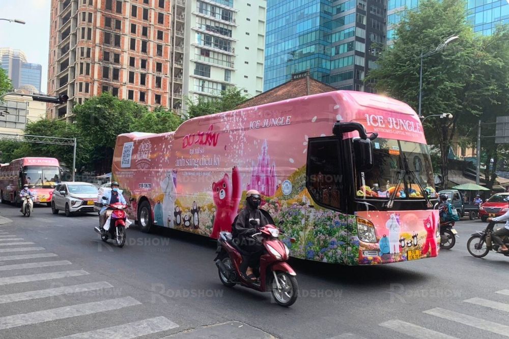 Dịch vụ tổ chức Roadshow xe ô tô 45 chỗ Dịch vụ tổ chức Roadshow xe ô tô 45 chỗ