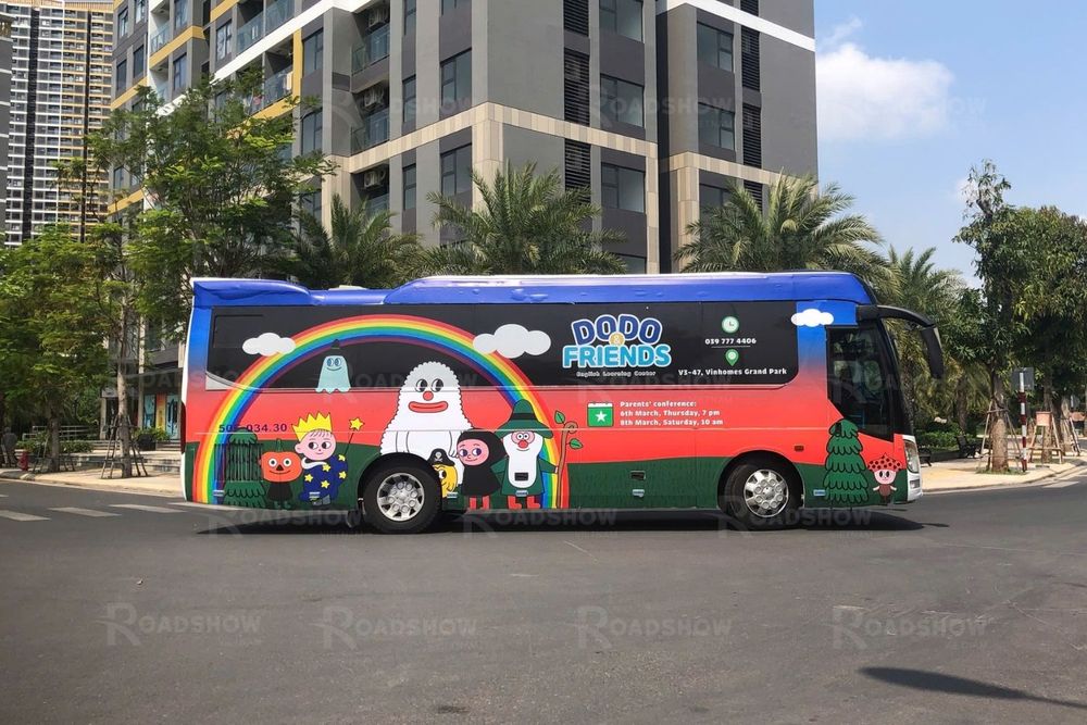 Dịch vụ tổ chức Roadshow xe ô tô 45 chỗ Dịch vụ tổ chức Roadshow xe ô tô 45 chỗ