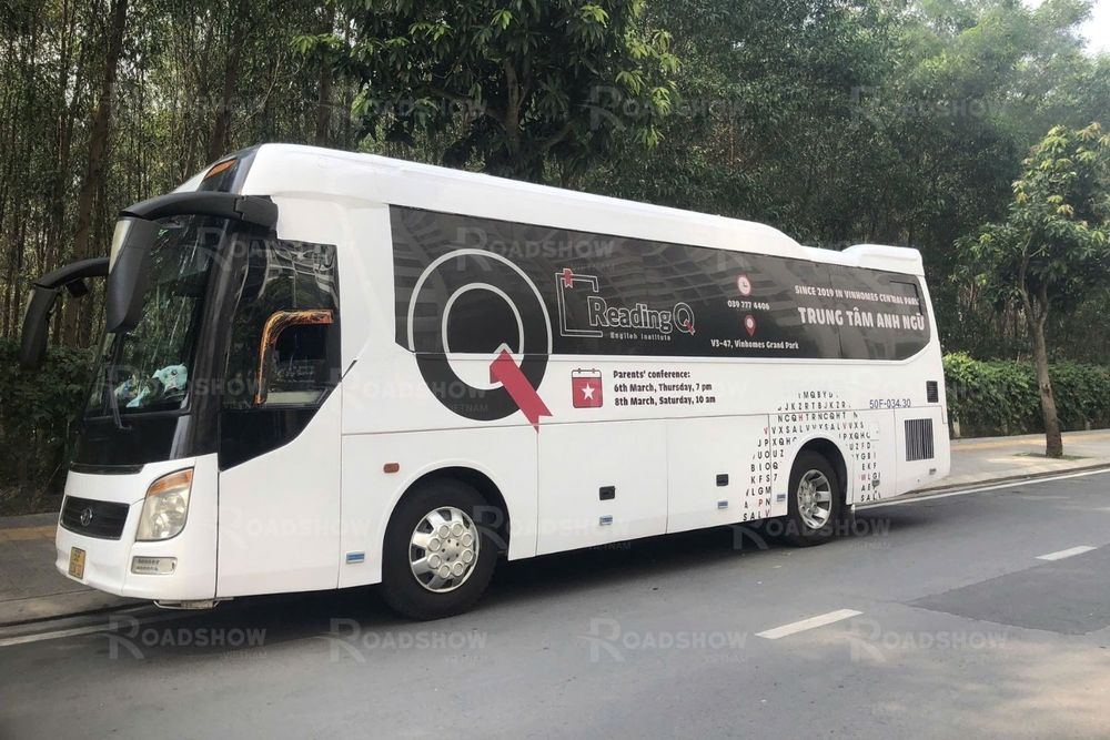 Dịch vụ tổ chức Roadshow xe ô tô 45 chỗ Dịch vụ tổ chức Roadshow xe ô tô 45 chỗ