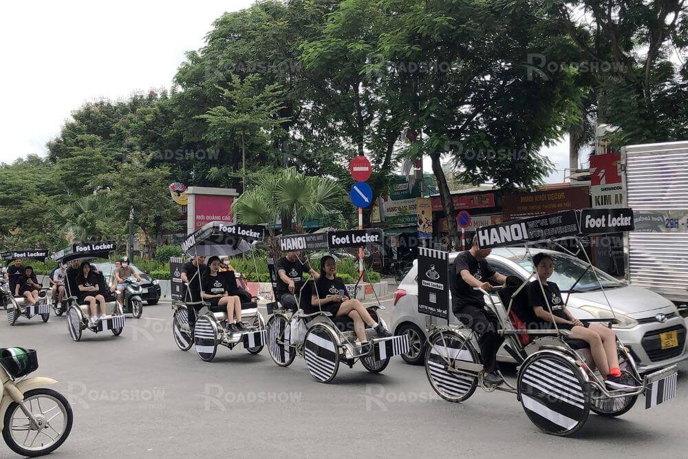 Chiến dịch Roadshow Bus 2 tầng và xích lô của Foot Locker tại Hà Nội