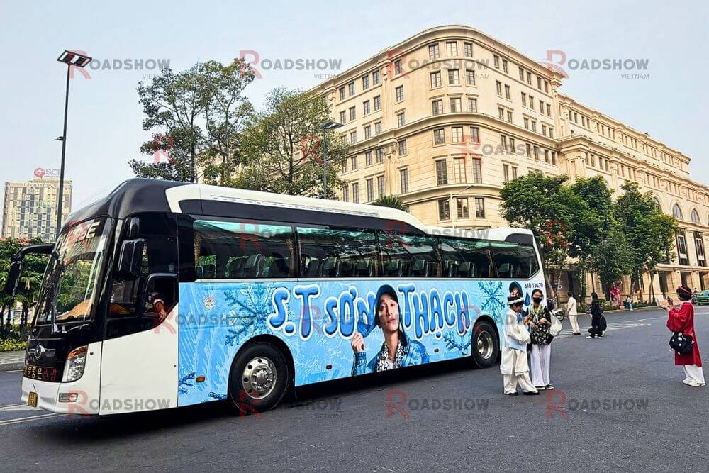 Chiến dịch Luxury Roadshow xe ô tô 45 chỗ của FC Sơn Thạch tại Sài Gòn