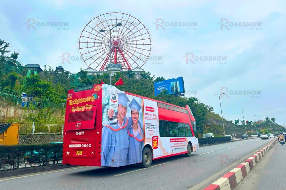 Chiến dịch Roadshow Bus 2 tầng và xe đạp của KinderWorld tại Hạ Long