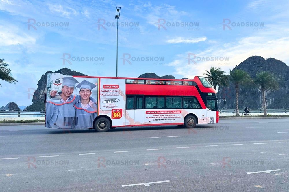 Chiến dịch Roadshow Bus 2 tầng và xe đạp của KinderWorld tại Hạ Long